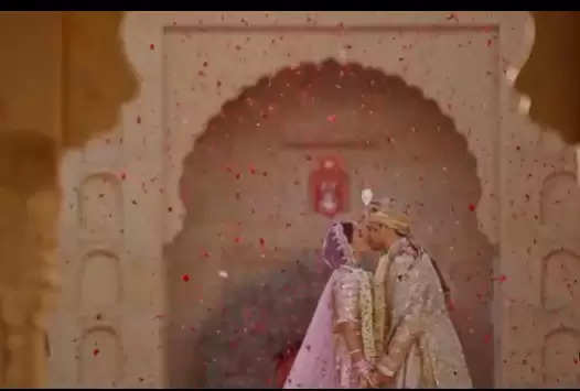 Kiara-Sidharth Wedding: दूल्हे सिद्धार्थ के लिए किया डांस और फिर किया Lip Kiss..कियारा ने शेयर किया शादी का खास वीडियो