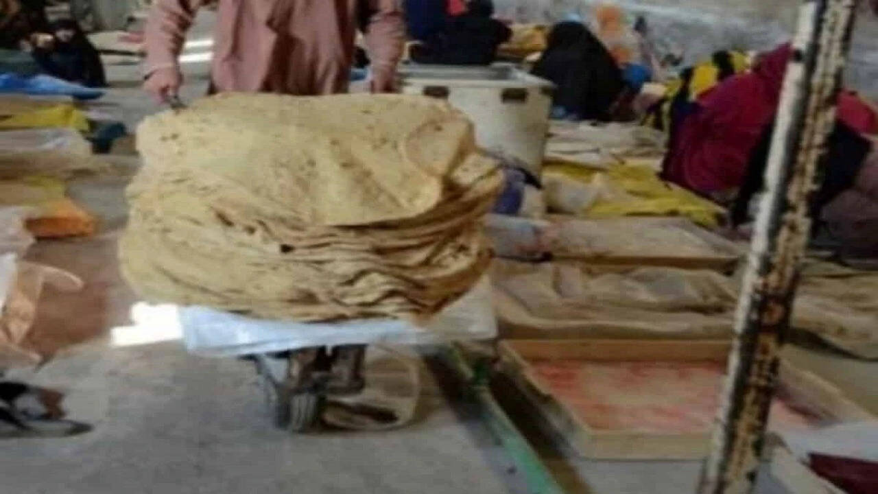 लेबनान में बेकरियों का कारोबार बंद, आटे की कमी