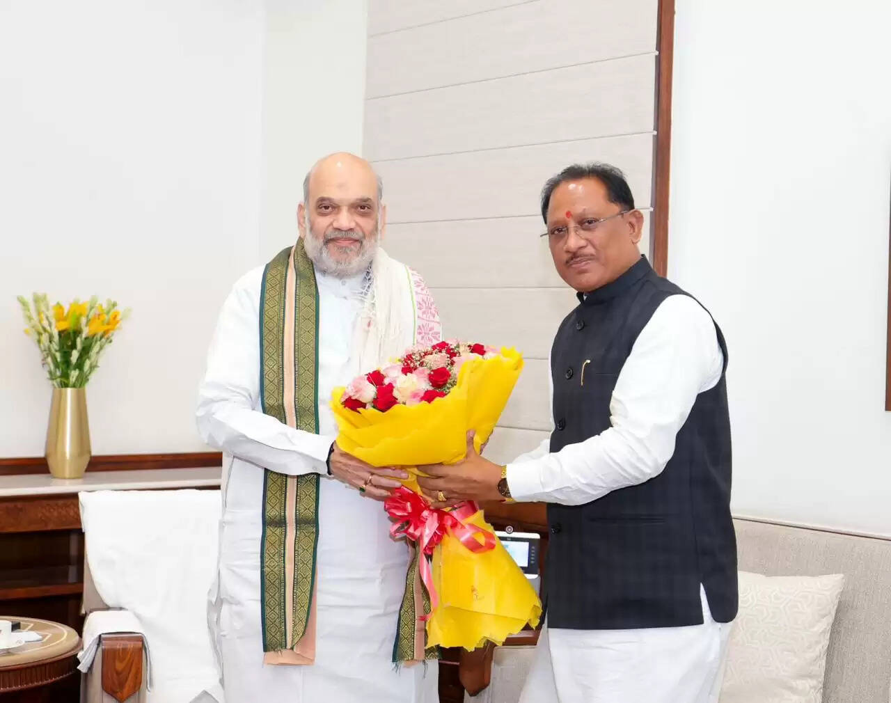 केंद्रीय गृह मंत्री अमित शाह से मिले छत्तीसगढ़ के मुख्यमंत्री विष्णुदेव साय, विभिन्न विषयों पर की चर्चा।