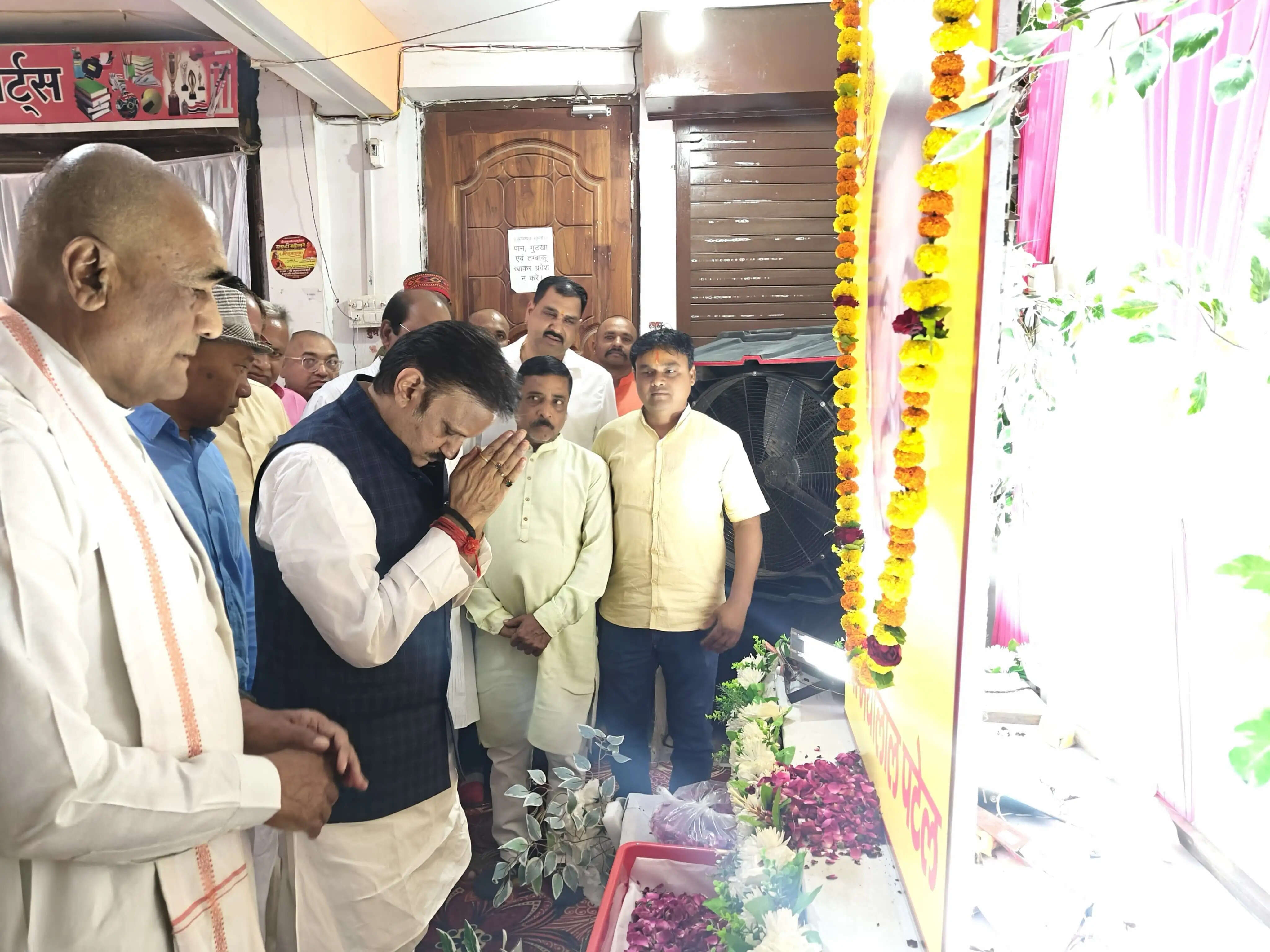 MP News: उप मुख्यमंत्री शुक्ल ने पूर्व मंत्री पटेल के पिताजी के निधन पर दी श्रद्धांजलि