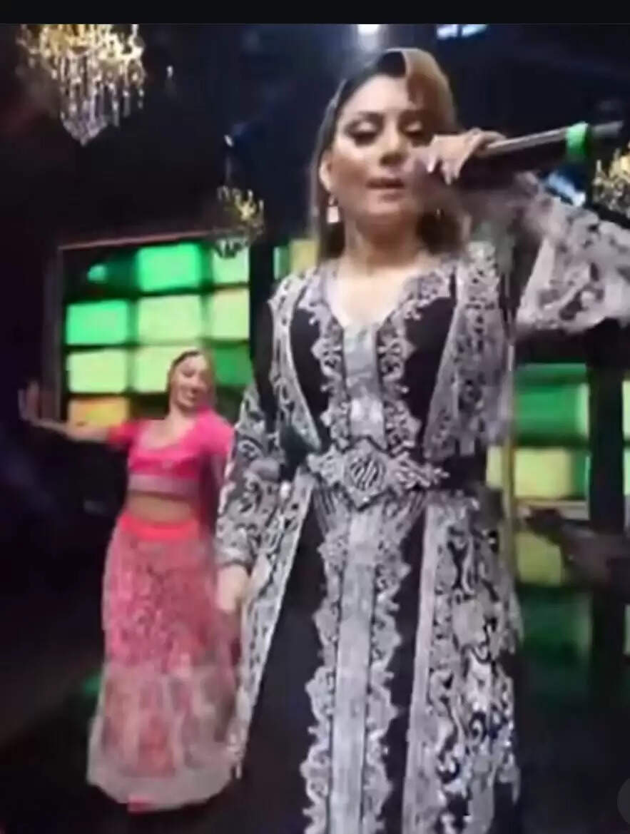 Superstar Urvashi Rautela received a staggering amount of Rs 7 crore (34 Lakh Saudi Riyals) for her performance in Jeddah Kingdom of Saudi Arabia!
