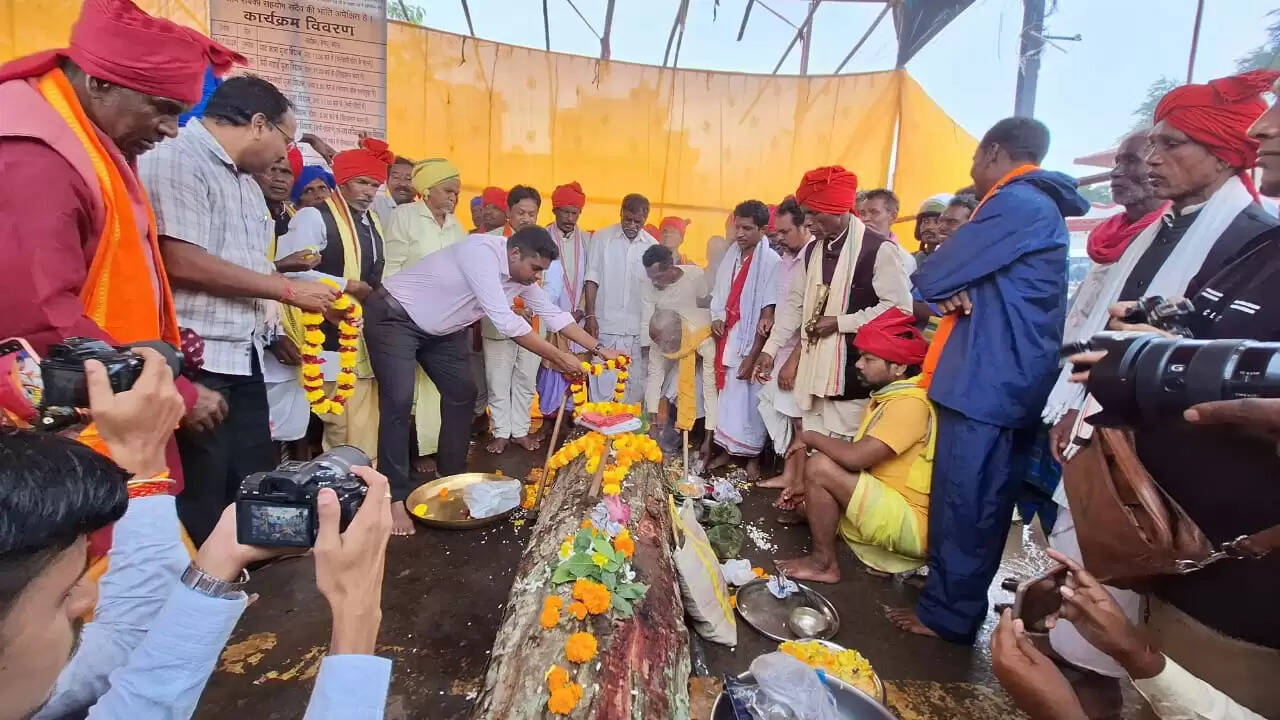 CG News: पाट जात्रा के साथ शुरू हुआ विश्व प्रसिद्ध ऐतिहासिक बस्तर दशहरा
