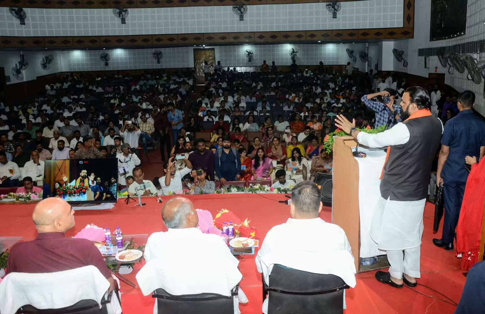 पटना के रविंद्र भवन में स्टार्टअप समिट 2025 का आयोज: डिप्टी सीएम चौधरी और विकास वैभव ने का किया उद्घाटन