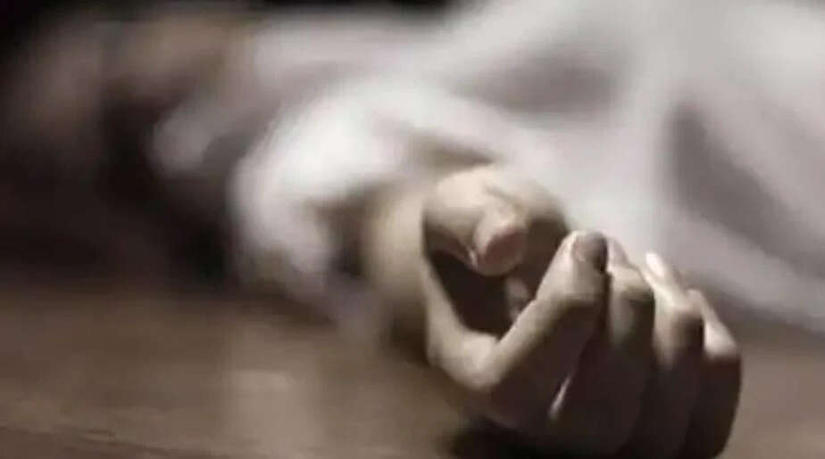 MP News: शिवपुरी में पत्नी की बेवफाई से क्षुब्ध पति ने जहर मिलाकर पी ली शराब मौत, तुम्हारी बेवफाई, मेरा लास्ट 'जाम'