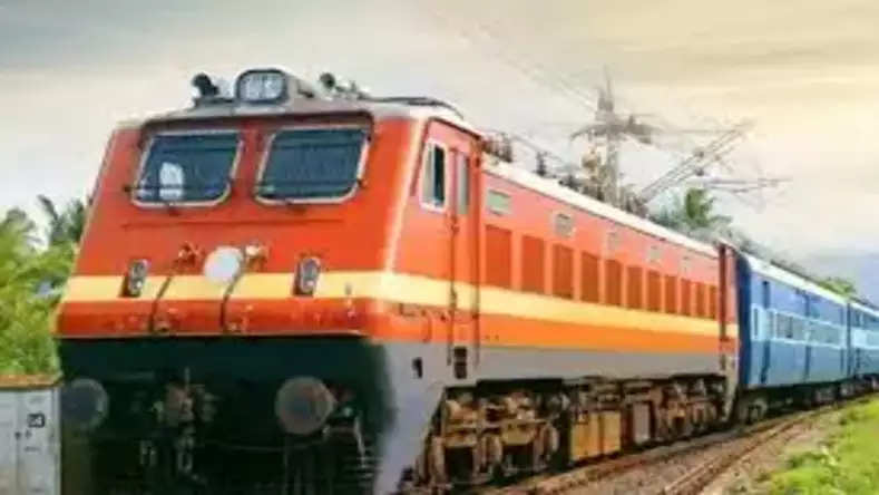 गर्मी की छुट्टियों में रेलवे ने चलाई कई समर स्पेशल ट्रेनें, यहां देखें लिस्ट