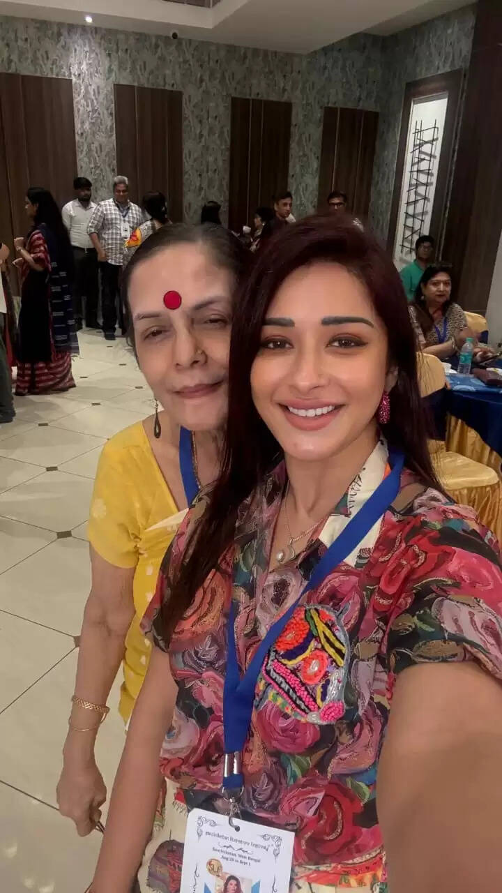 Nyra Banerjee प्रतिष्ठित शांतिनिकेतन साहित्य महोत्सव में भारतीय सिनेमा पर भाषण देंगी