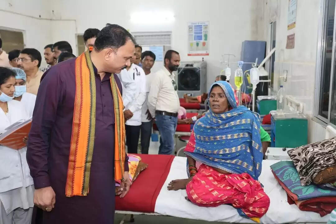 CG News: स्वास्थ्य मंत्री जायसवाल ने आज कोण्डागांव व फरसगांव में शासकीय अस्पतालों का किया निरीक्षण
