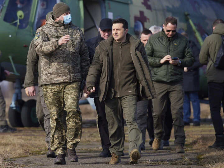 Ukraine: रूस के हमले की आशंकाएं तेज, UN सुरक्षा परिषद ने बुलाई आपात बैठक, यूक्रेन में देशव्यापी आपातकाल की घोषणा