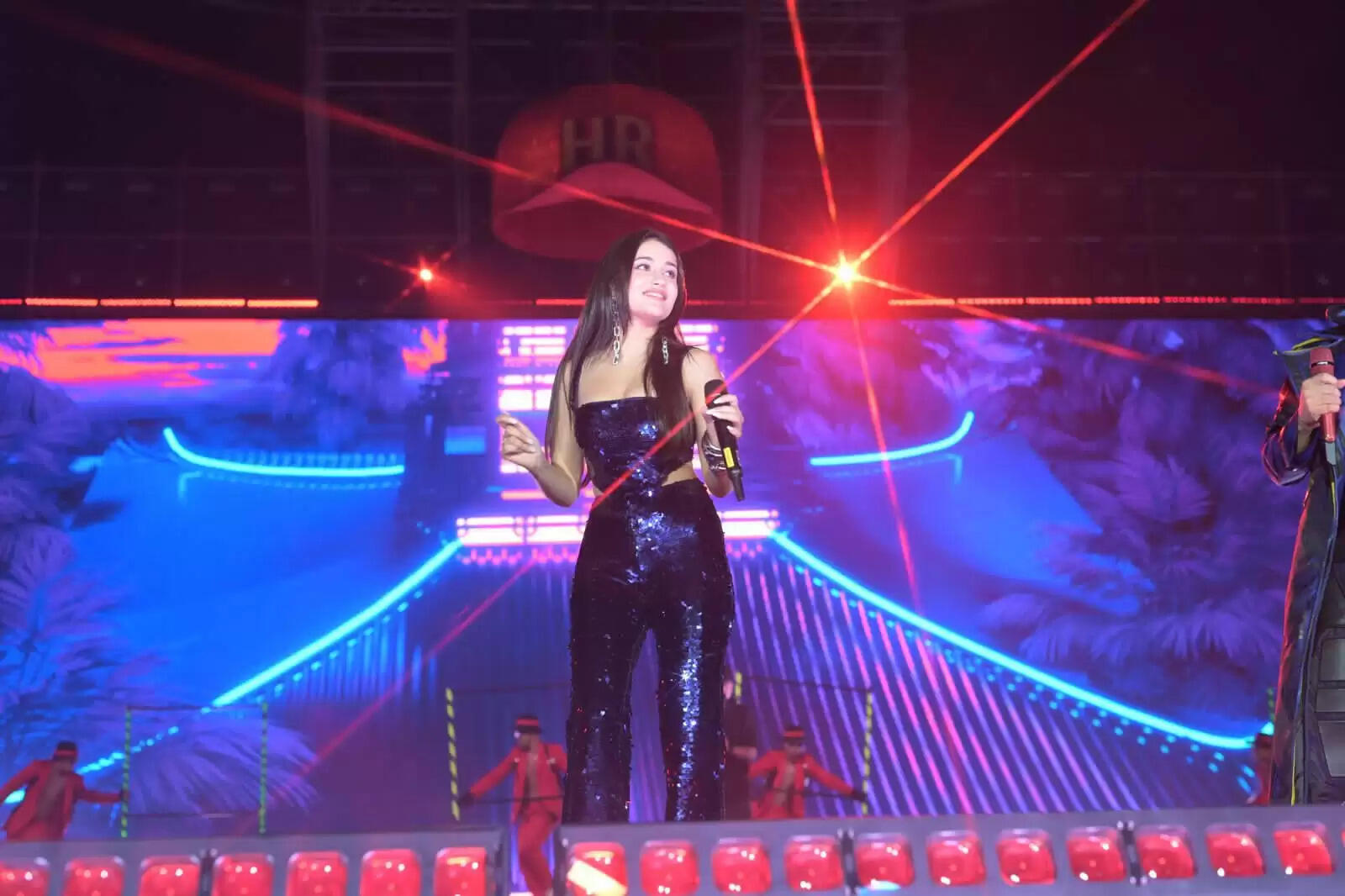 Pragati Nagpal Steals the Show at Himesh Reshammiya’s Capmania in Delhi!