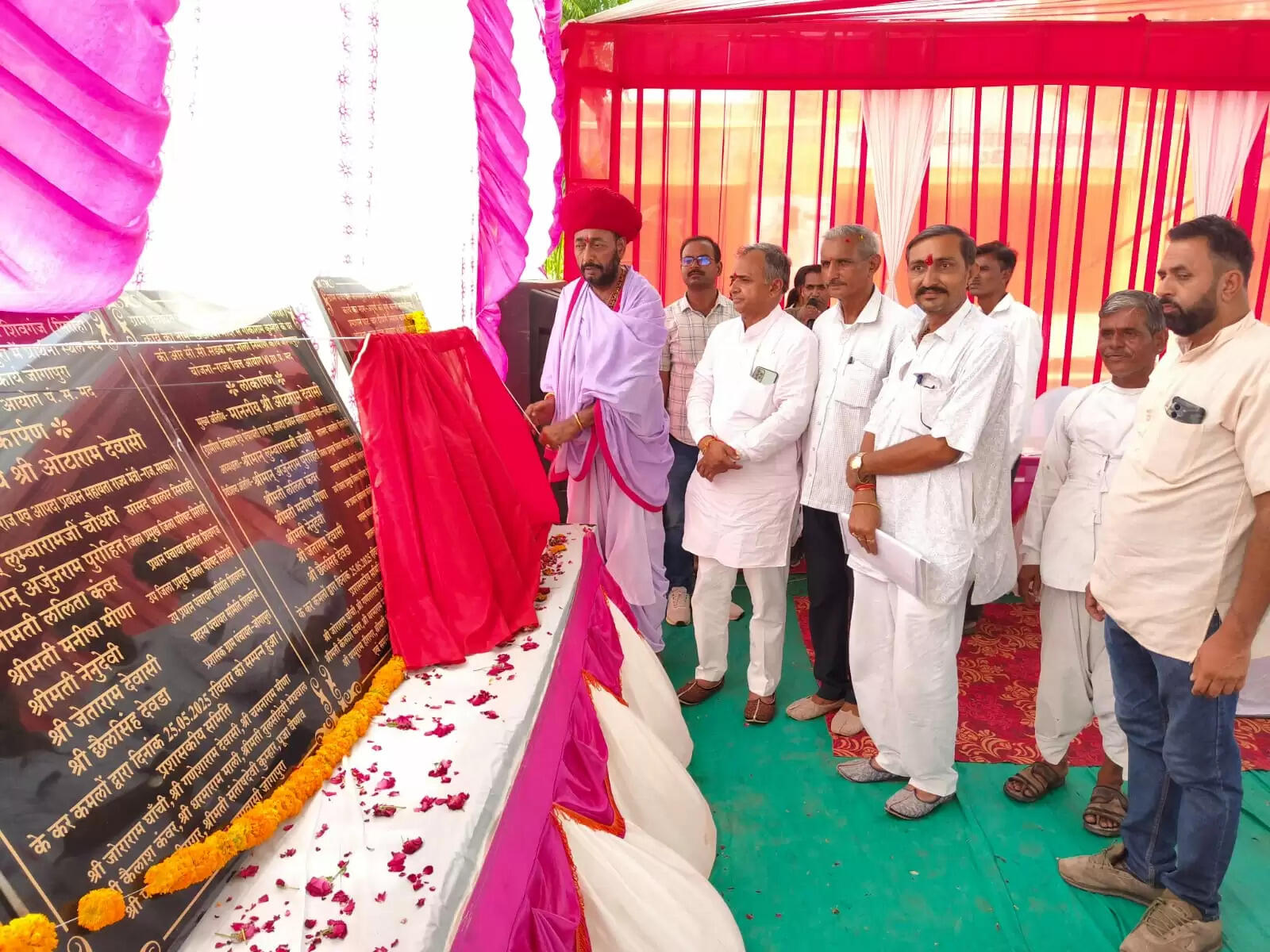 Rajasthan News: ग्रामीण विकास एवं पंचायती राज मंत्री देवासी ने सिरोही जिले के विभिन्न क्षेत्रों में की जनसुनवाई