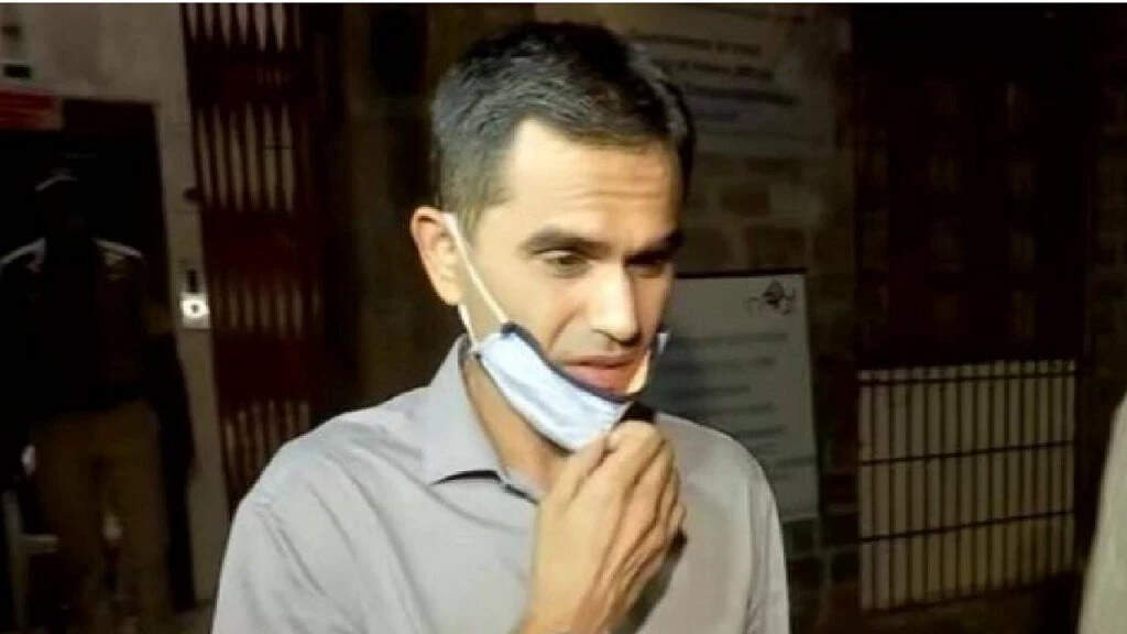 Sameer Case: मानहानि केस में अदालत ने समीर वानखेड़े के पिता से कहा- आपका बेटा सरकारी अधिकारी है, जनता समीक्षा कर सकती है