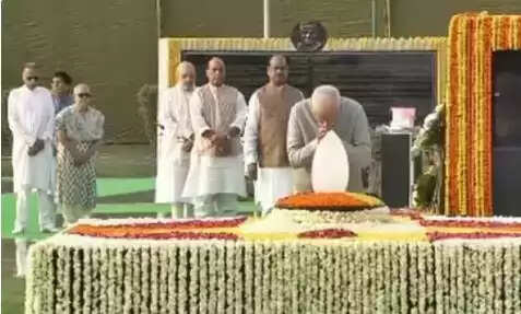अटल बिहारी वाजपेयी की पुण्यतिथि पर पीएम मोदी समेत कई दिग्गजों ने दी श्रद्धांजलि