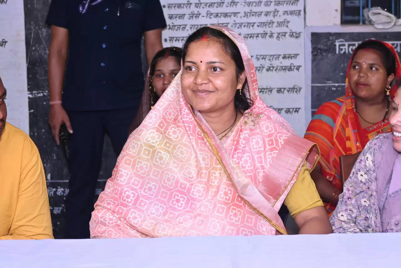 CG News: संबलपुर में करमा तिहार उत्सव में शामिल हुईं मंत्री श्रीमती राजवाड़े