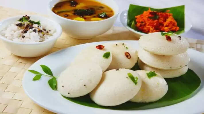  भर गया है समोसे और कचौड़ी से मन, तो करें टेस्टी इडली का सेवन