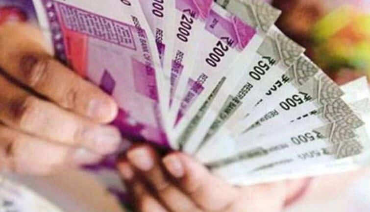 मोदी सरकार केंद्रीय कर्मचारियों को दे सकती है दूसरा तोहफा, अब बढ़ेगा ये भत्ता
