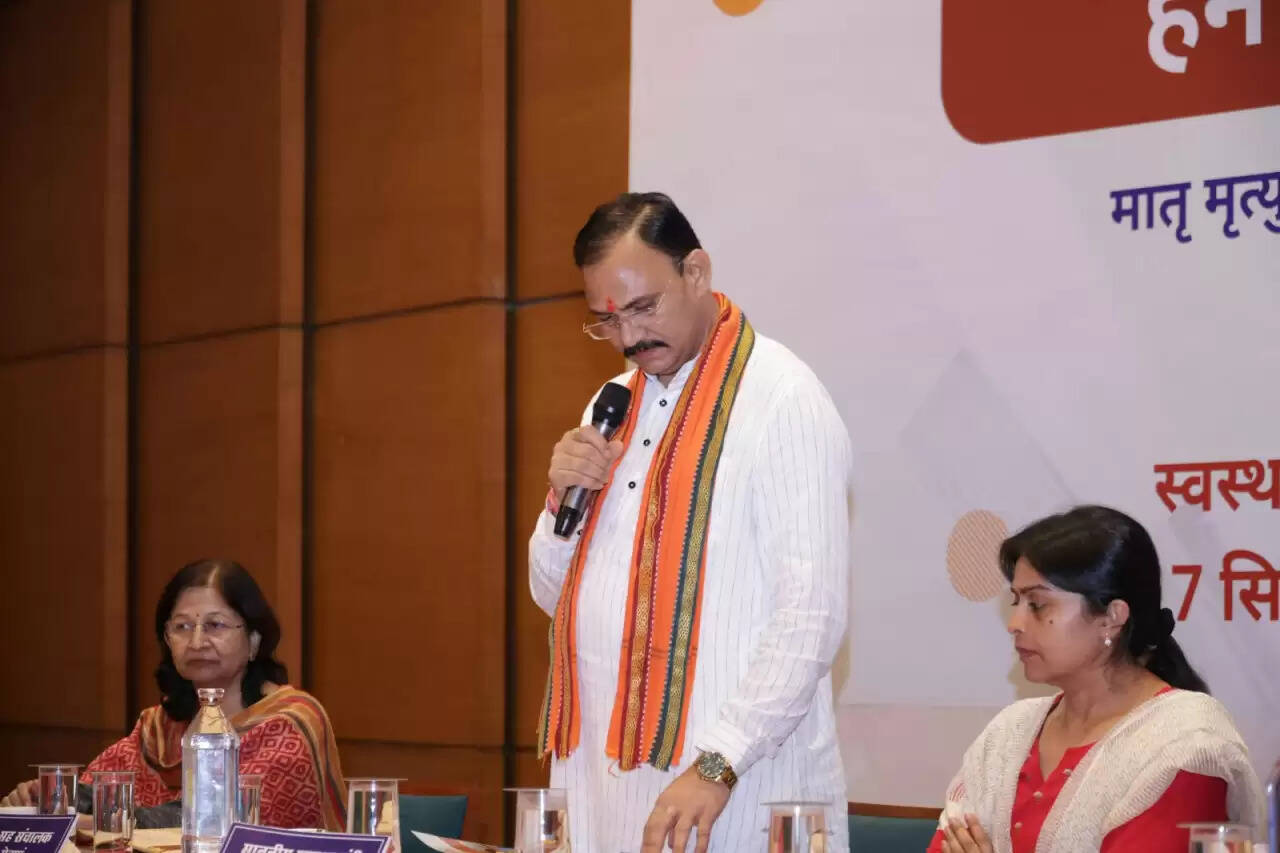 स्वस्थ छत्तीसगढ़ से स्वस्थ भारत बनेगा और देश को विकसित बनाने मे स्वास्थ्य की अहम भूमिका होगीः स्वास्थ्य मंत्री श्याम बिहारी जायसवाल