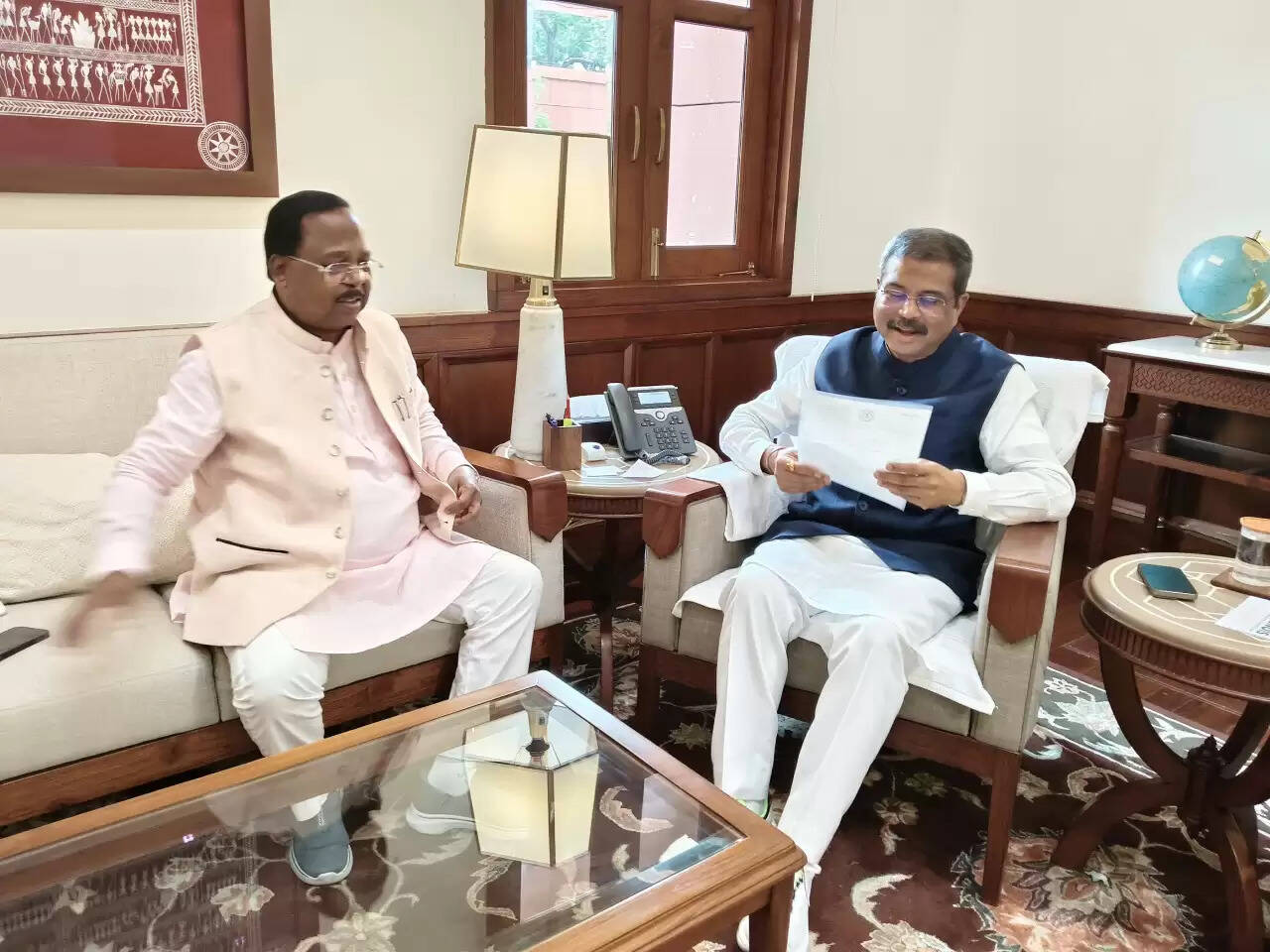CG News: मंत्री&nbsp;रामविचार नेताम ने केंद्रीय शिक्षा मंत्री&nbsp;धमेंद्र प्रधान से की&nbsp;मुलाकात
