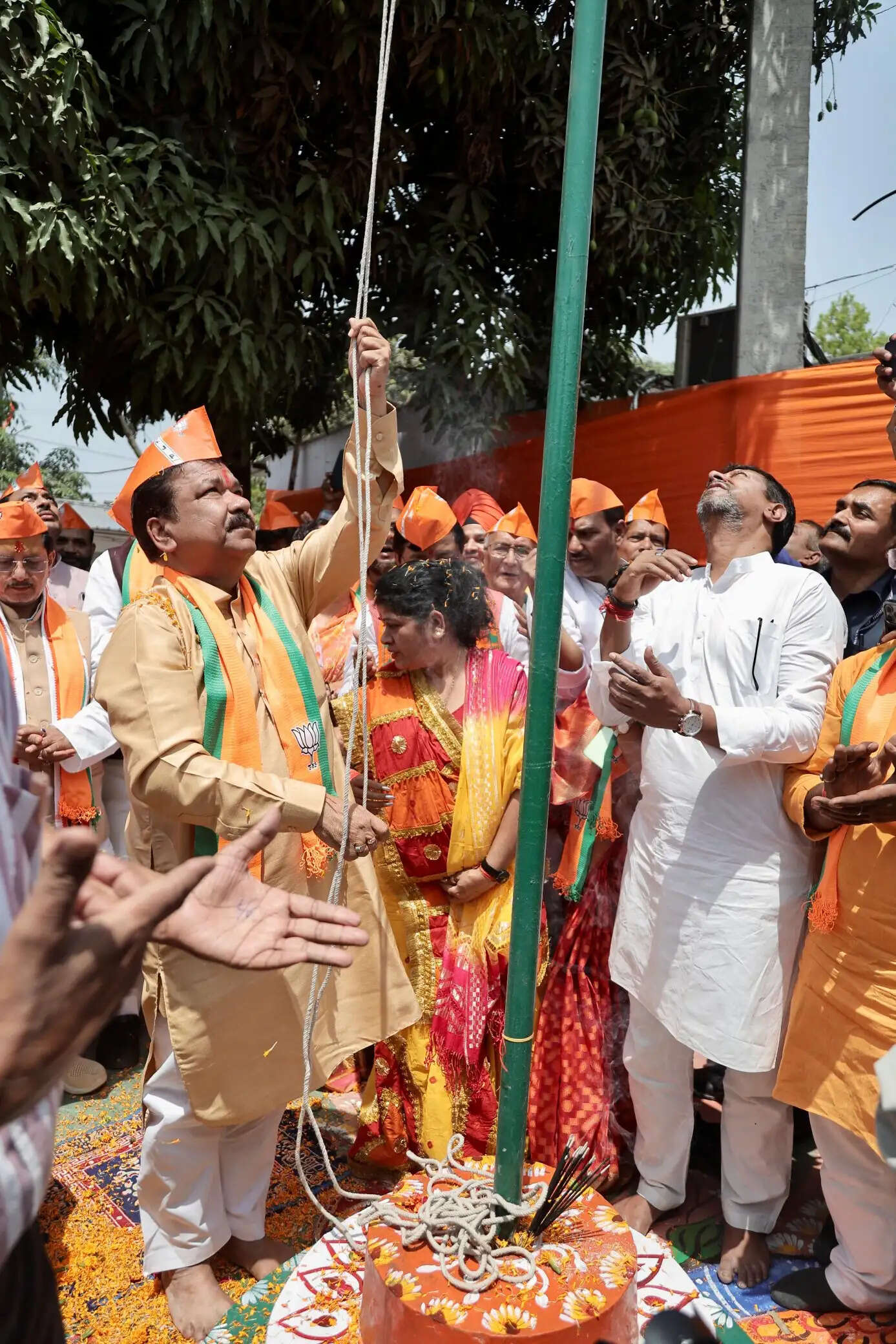 Bihar News: आज बीजेपी दफ्तर में मनाया गया पार्टी का 45वां स्थापना दिवस, प्रदेश अध्यक्ष जायसवाल ने किया ध्वजारोहण