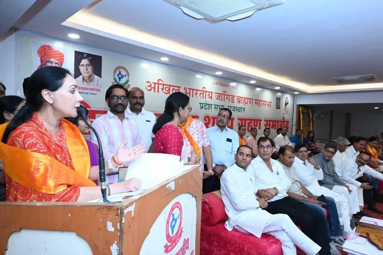 Rajasthan News: सामाजिक बदलाव में महिलाओं का योगदान उल्लेखनीय, महिलाएं नई पीढ़ी में संस्कृति और संस्कारों की संवाहक- उपमुख्यमंत्री दिया कुमारी