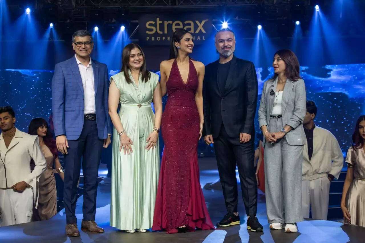 Streax Professional with Vaani Kapoor presents trendsetting EVOQUE Collection at MEGA SHOW 2025 in Mumbai