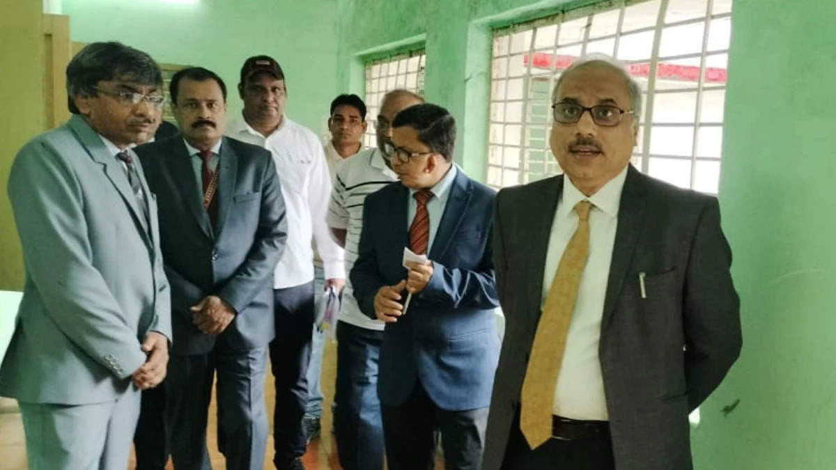 Bilaspur News: छत्तीसगढ़ के चीफ़ जस्टिस रमेश सिन्हा ने किया बाल संप्रेक्षण गृह का निरीक्षण, देखरेख के दिए निर्देश