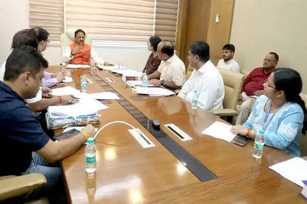 MP News: विकसित भारत के निर्माण के लिए स्वस्थ भारत आवश्यक: डिप्टी सीएम राजेन्द्र शुक्ल