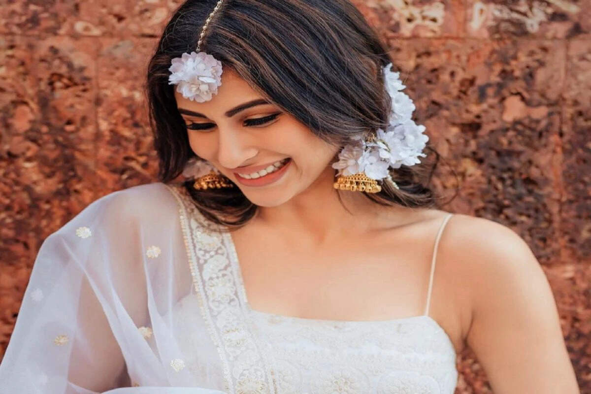 Summer Fashion Tips: गर्मियों में दिखना चाहती हैं कूल और स्&zwj;टाइलिश तो फॉलो करें ये समर फैशन टिप्स