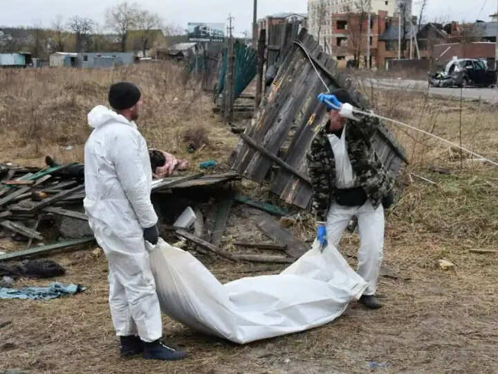 यूक्रेन-रूस: रूसी सैनिकों ने कीव में मचाही तबाही, 410 शव बरामद, राष्ट्रपति जेलेंस्की ने लगाया नरसंहार का आरोप