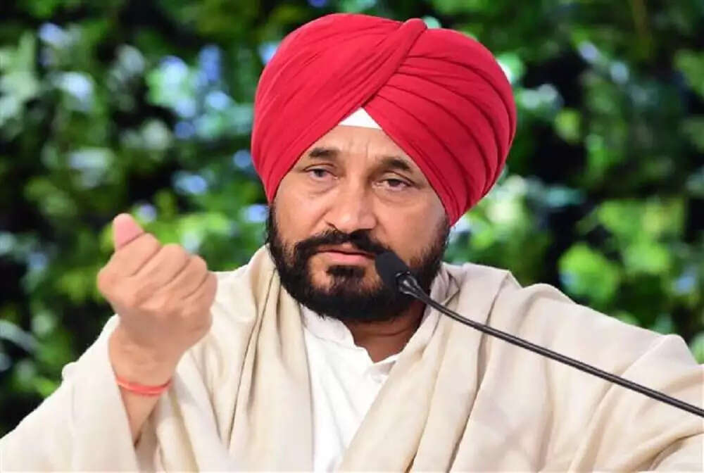 Punjab: पंजाब के पूर्व सीएम चरणजीत चन्नी आज विजिलेंस के सामने नहीं होंगे पेश, बताई ये वजह