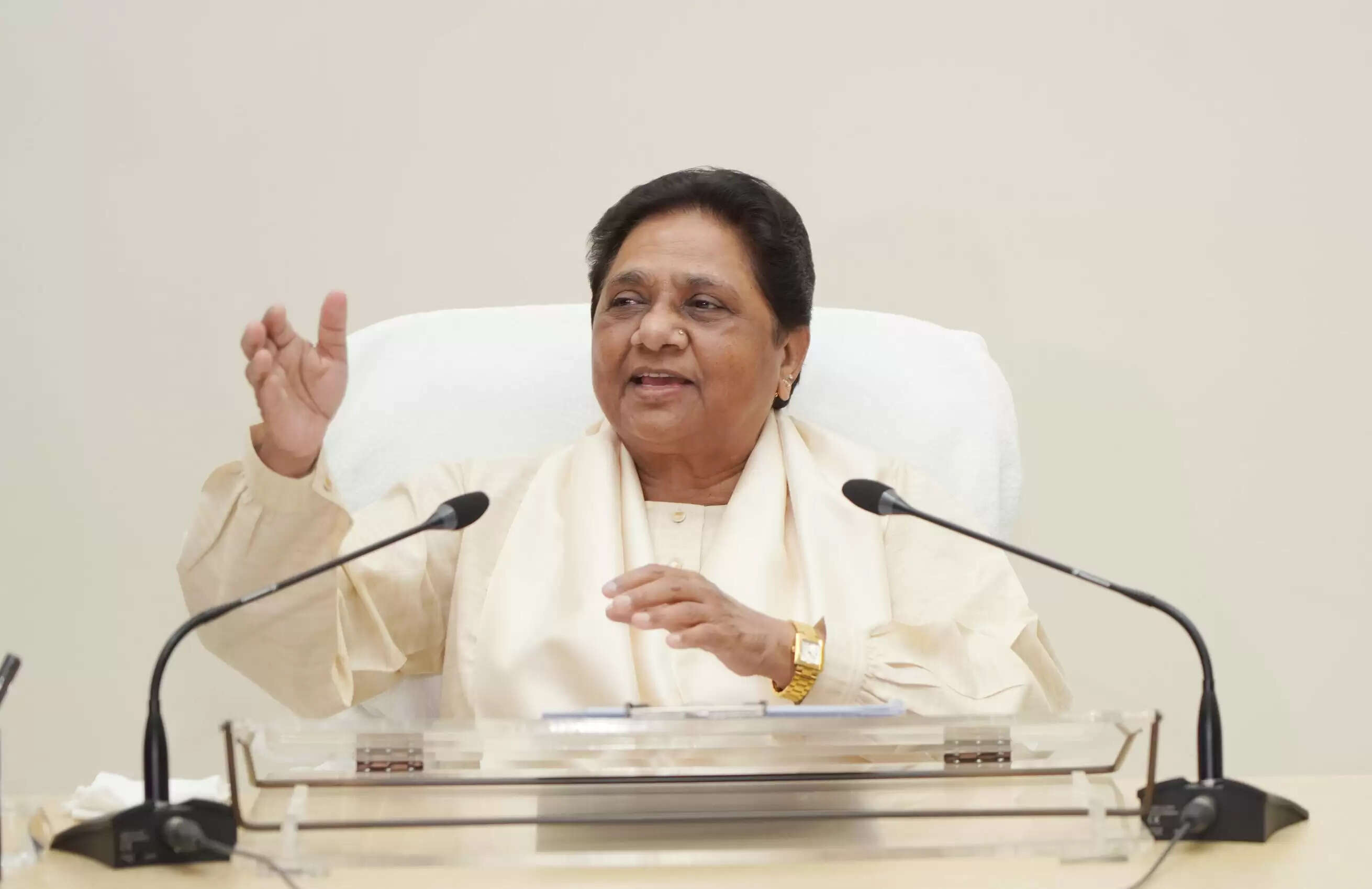 नीतीश के नौकरी के ऐलान पर बसपा सुप्रीमो मायावती का हमला, कहा- जुमलेबाज़ी व चुनावी छलावा ज़्यादा