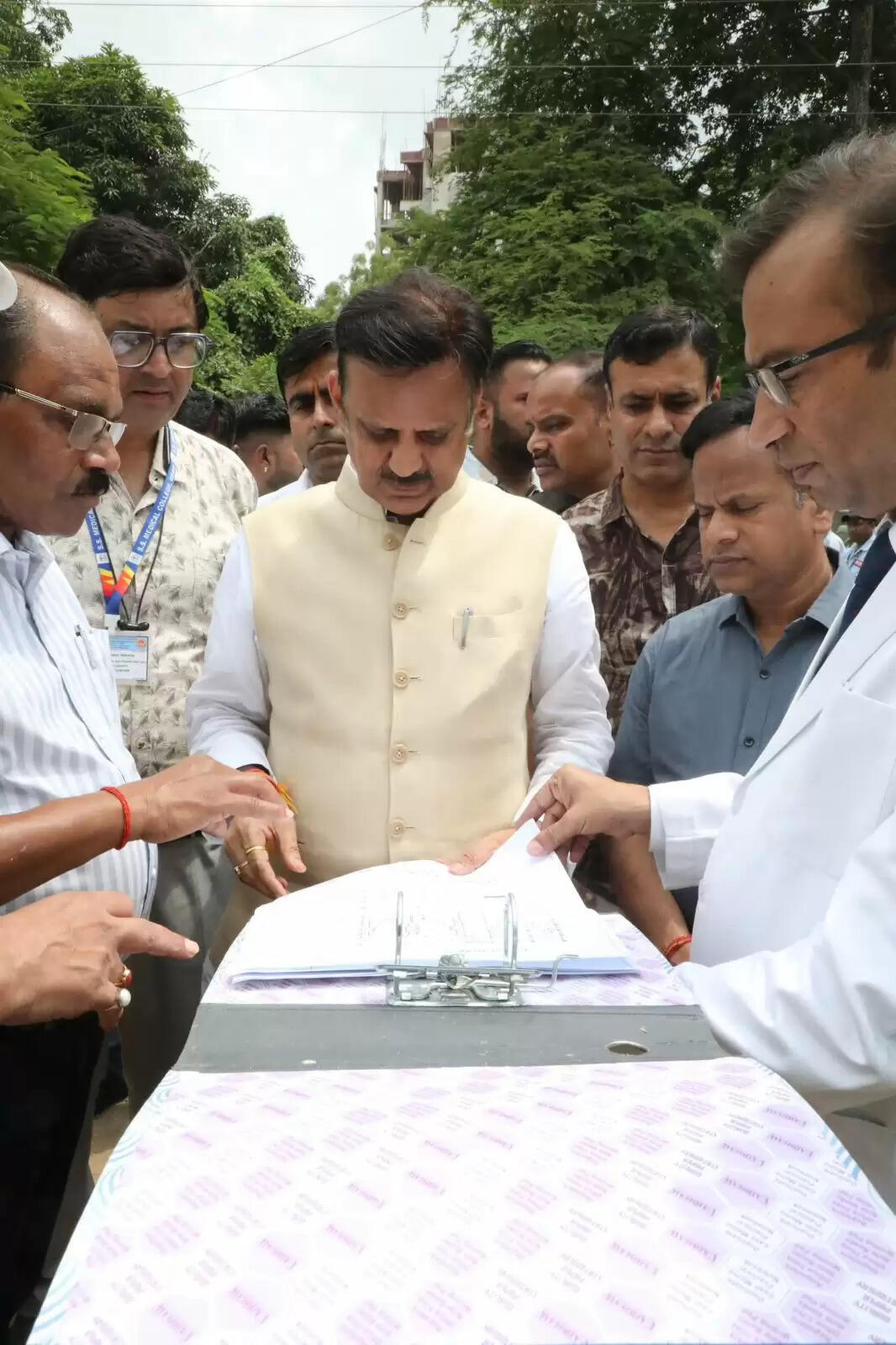 Rewa News: डिप्टी सीएम राजेन्द्र शुक्ल ने रीवा कैंसर यूनिट का किया निरीक्षण, निर्माण कार्य में तेजी के दिए निर्देश