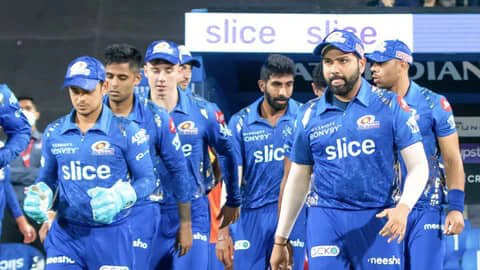 आईपीएल 2022&nbsp;में&nbsp;मुंबई इंडियंस&nbsp;प्लेऑफ की रेस से हुई बाहर