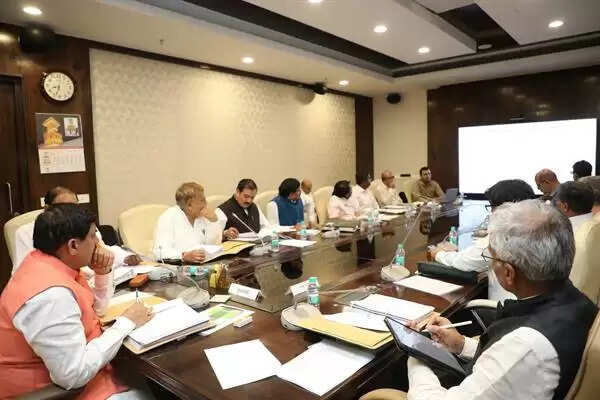 MP News: निवेश संवर्धन की नई नीतियों के अनुसार औद्योगिक इकाईयों के प्रस्तावों का परीक्षण करें: मुख्यमंत्री डॉ. यादव