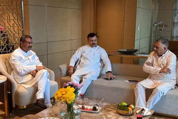 MP News: केंद्रीय शिक्षा मंत्री धर्मेंद्र प्रधान के साथ उच्च शिक्षा मंत्री परमार की चर्चा