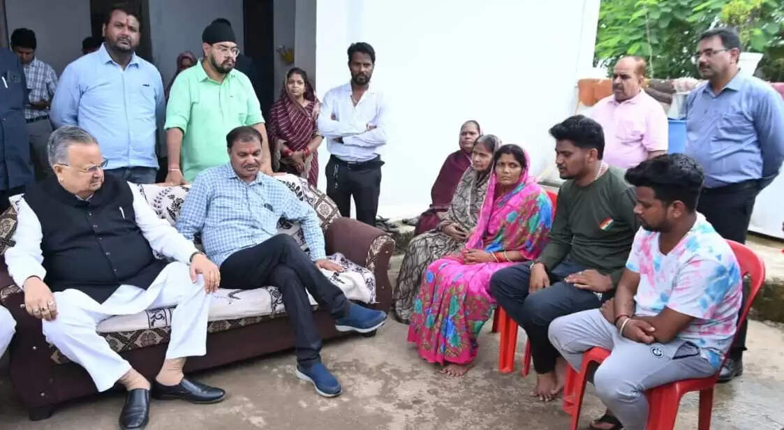 विधानसभा अध्यक्ष सिंह ने बजरंगपुर-नवागांव प्रकरण के पीड़ितों से की सहानुभूतिपूर्ण मुलाकात, दोषियों पर कार्रवाई के दिए निर्देश