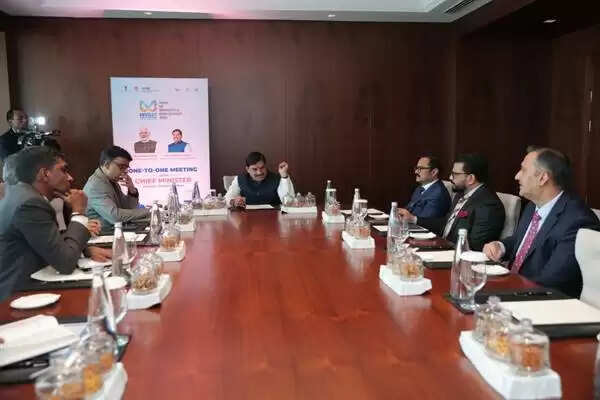MP News: मुख्यमंत्री मोहन की लुलु समूह के निदेशक सलीम एम.ए. से वन-टू-वन चर्चा