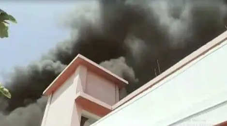 Mumbai News: मुंबई के अंधेरी में एक इमारत में लगी भीषण आग, बचावकर्मियों ने 33 लोगों को सुरक्षित निकाला