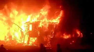 Bihar News: मधेपुरा के सकरपुरा में लगी आग, 6 से अधिक घर जलकर राख, देरी से पहुंचा दमकल