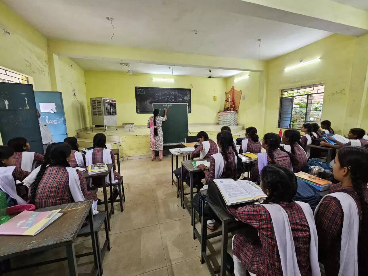 रायगढ़ के खरसिया ब्लॉक के 3 स्कूलों को युक्तियुक्तकरण से मिले 11 विषय-विशेषज्ञ व्याख्याता