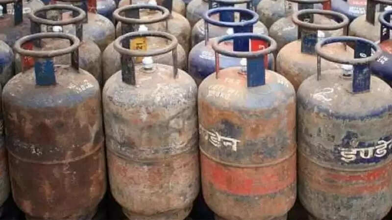 1 सितंबर के पहले दिन महंगाई से राहत एलपीजी सिलेंडर के दाम में हुई 100 रुपए की कटौती