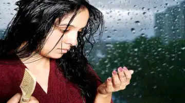Hair Care Tips: बारिश में कैसे रखे अपने बालों का ख्याल, जानिए आसान&nbsp;तरीका&nbsp;