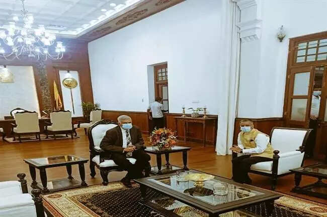 श्रीलंका के नए प्रधानमंत्री विक्रमसिंघे से भारतीय उच्चायुक्त गोपाल बागले ने की मुलाकात