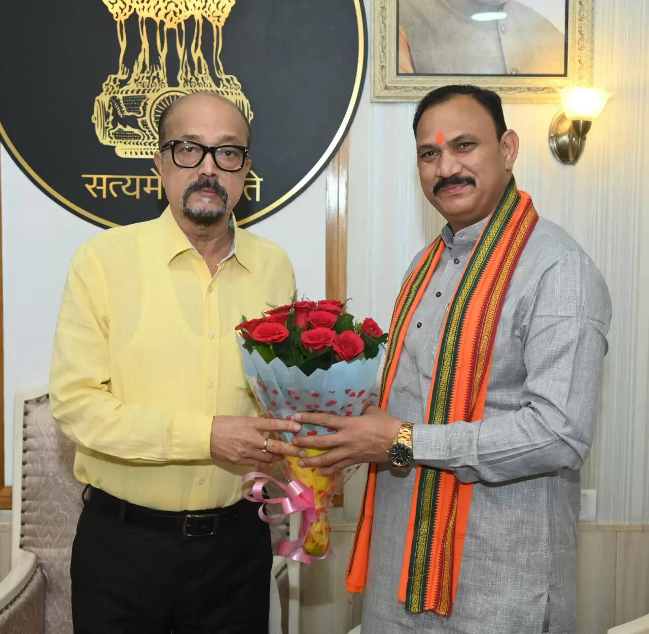 CG News: राज्यपाल डेका से स्वास्थ एवं परिवार कल्याण मंत्री श्याम बिहारी जायसवाल ने की भेंट