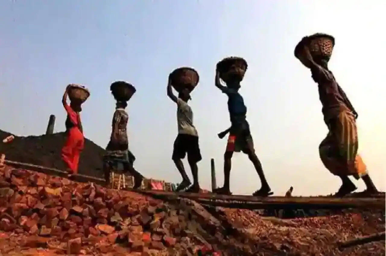 ई-श्रम कार्ड धारकों के खाते में जानिए कब आएंगे पैसे