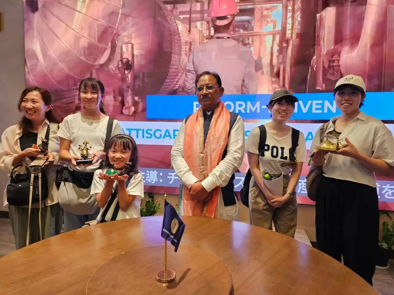 CM साय पहुँचे छत्तीसगढ़ पैवेलियन: वर्ल्ड एक्सपो 2025 में दिखी प्रदेश की संस्कृति और समृद्धि की अद्भुत झलक