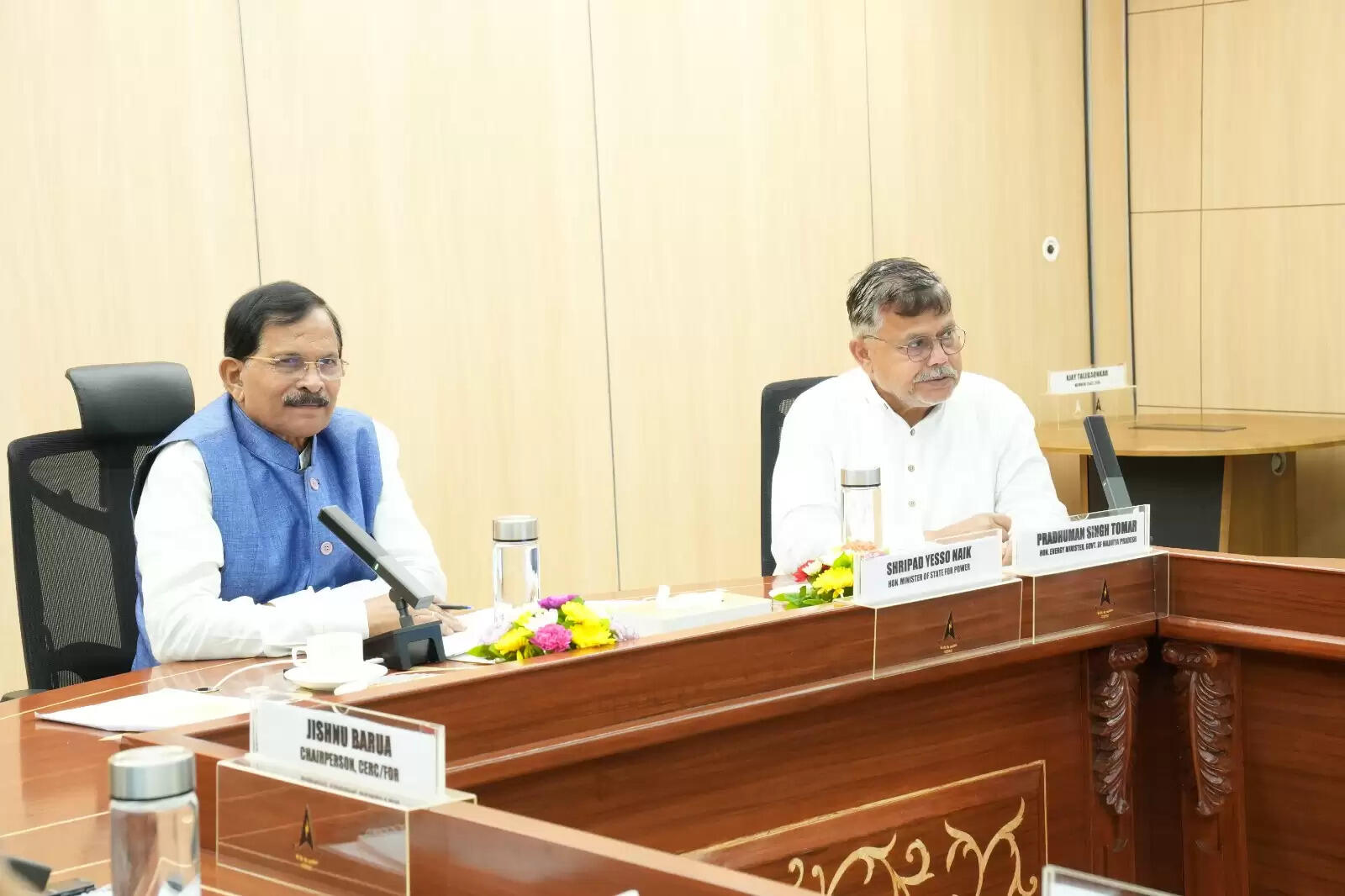 MP News: ऊर्जा मंत्री तोमर नई दिल्ली में मंत्रियों के समूह और विद्युत नियामक आयोगों की बैठक में हुए शामिल