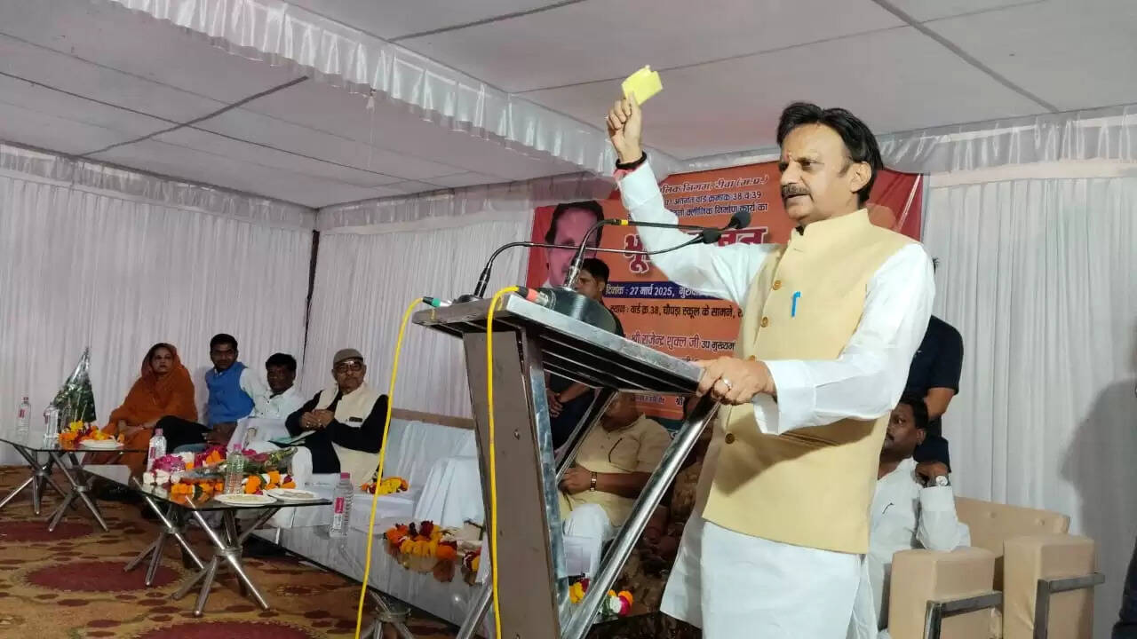 MP News: रीवा के वार्ड क्रमांक 38 में संजीवनी क्लीनिक का उप मुख्यमंत्री शुक्ल ने किया भूमिपूजन