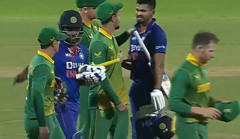 दक्षिण अफ्रीका को 7 विकेट से हरा भारत ने एकदिवसीय सीरिज 2-1 से जीती