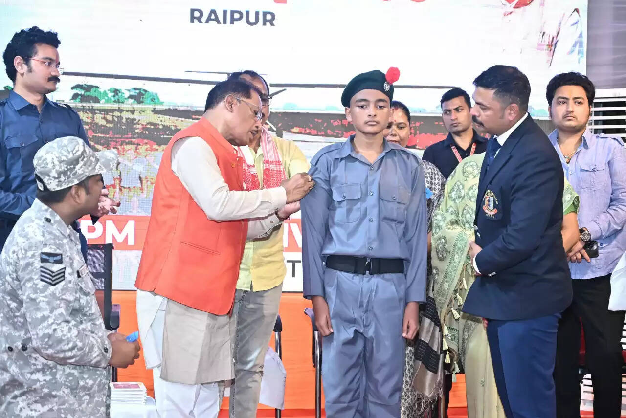 जशपुर के पीएमश्री विद्यालय में अब एनसीसी एयर स्क्वाड्रन होगी शुरू 