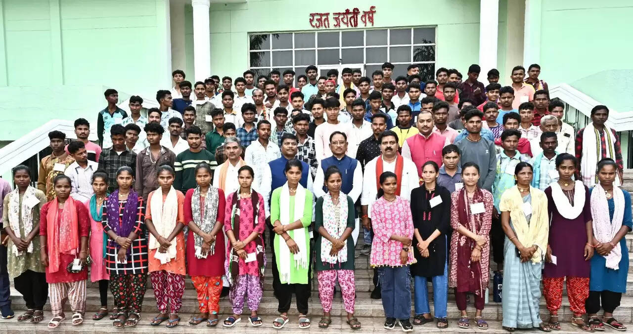 बस्तर के बच्चों का स्वर्णिम भविष्य सुनिश्चित करने के लिए सरकार प्रतिबद्ध- मुख्यमंत्री साय